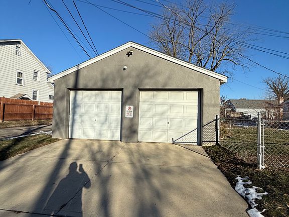 2nd image of 1826 W Mound St #2