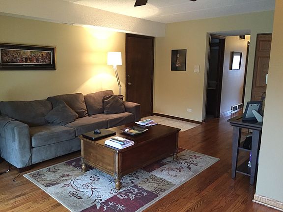 3rd image of 9555 Southwest Hwy APT 2E