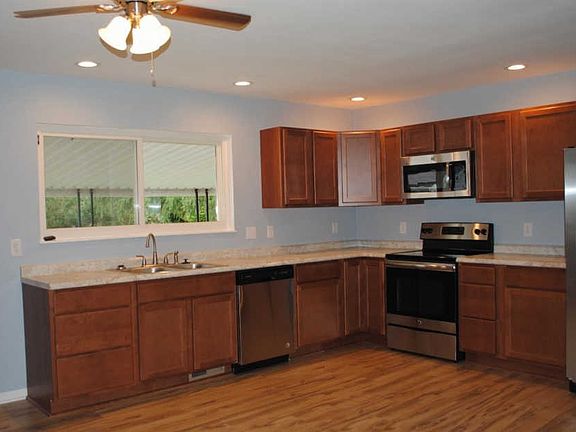 4th image of 449 Bornholm Pl