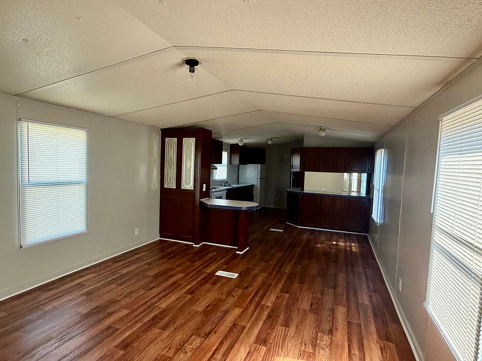 1st image of 328 E Jackson Blvd #10