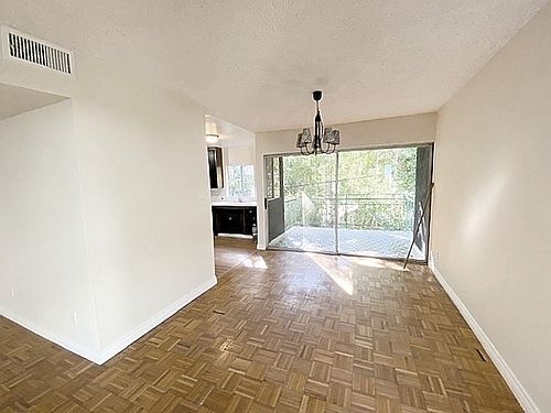 4th image of 1817 N Fuller Ave APT 203