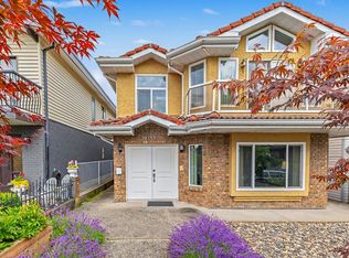 4137 Parker St, Burnaby, BC V5C 3C2