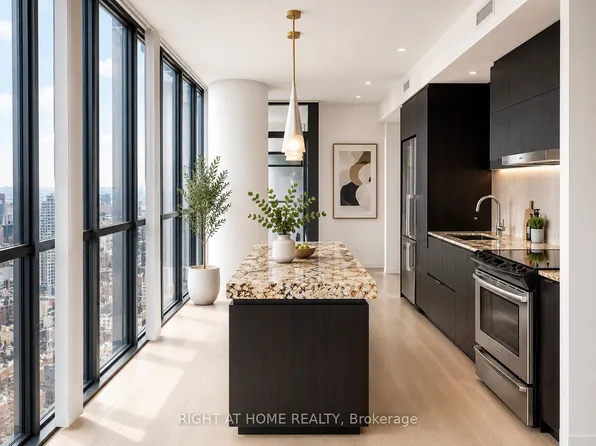 101 Charles St E, Toronto, ON