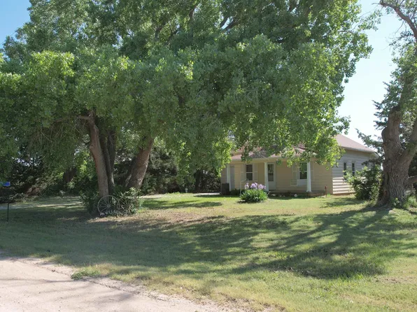 226 240th Ave, Hays, KS 67601