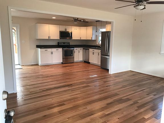 3rd image of 15018 Horseshoe Bend Dr