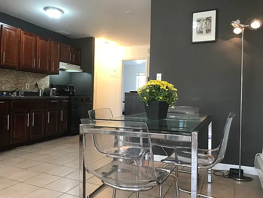 Rented by Winzone Realty Inc | media 15