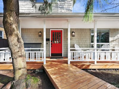 7302 33rd Avenue NE, Seattle, WA, 98115