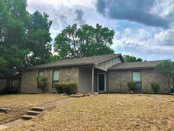 3rd image of 2706 Winding Creek Dr