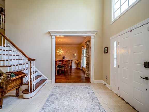 3rd image of 1115 Amanda Dr