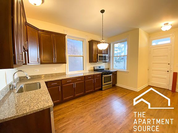3rd image of 3040 W Logan Blvd #1F