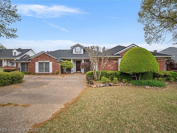 2nd image of 8513 Rosewood Dr