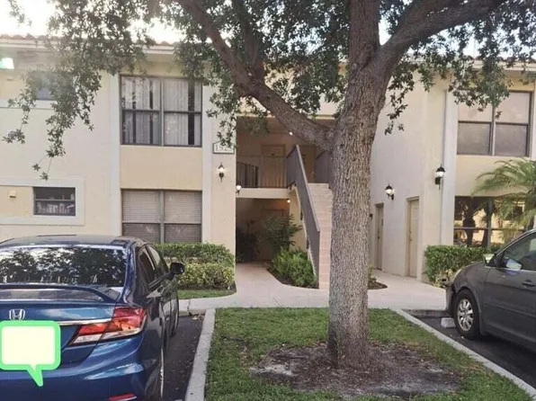 1525 Lake Crystal Drive #B, West Palm Beach, FL 33411