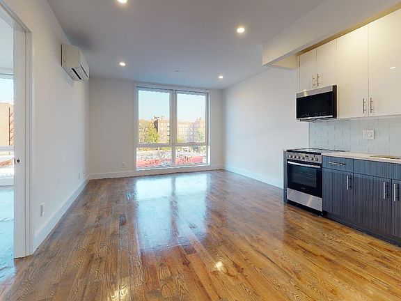5th image of 13828 Queens Blvd APT 4I