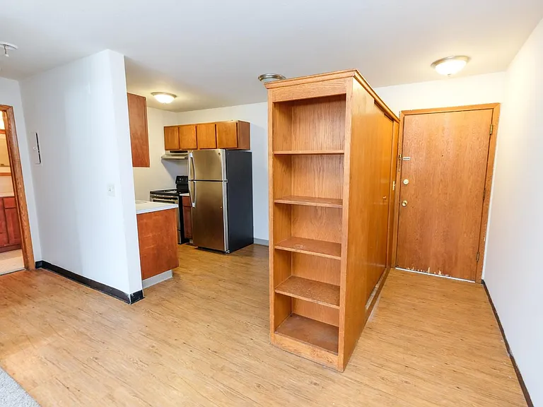 Lake Street Manor — Photo 35