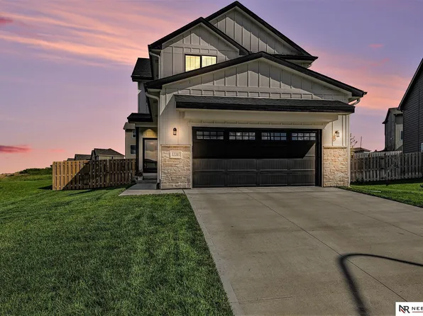 12207 S 111th Ave, Papillion, NE 68046