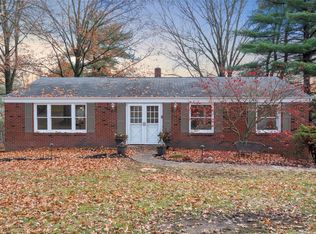 140 E Edgewood Dr, Mcmurray, PA 15317