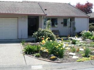 12982 SW Gentry Ln, Beaverton, OR 97005