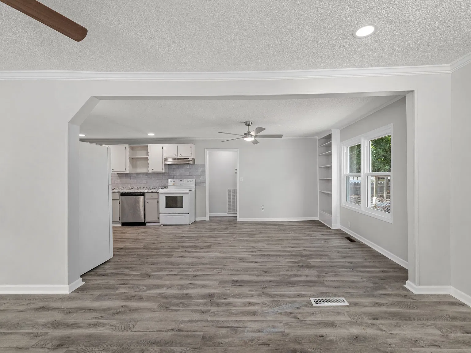 3 bed, 1362 sqft, $1,000 — Photo 4