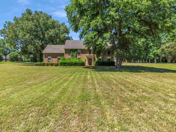 8970 Hillman Way Dr, Memphis, TN 38133