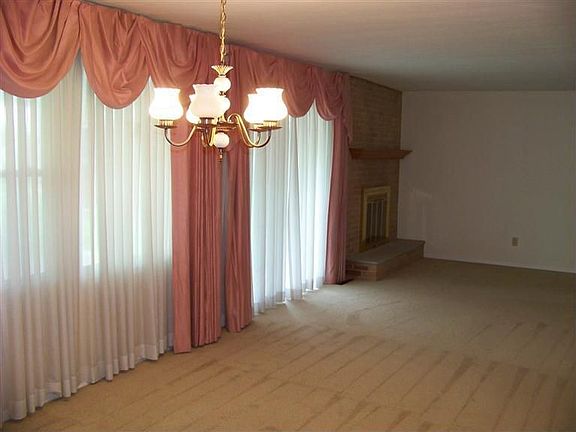 5th image of 531 Duberry Pl