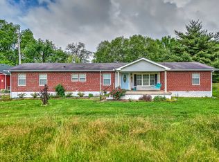 6842 Williams Rd, Cross Plains, TN 37049