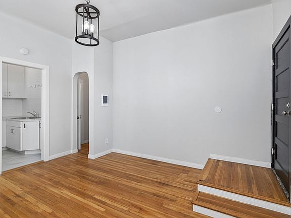 5th image of 3843 Park Blvd APT 6
