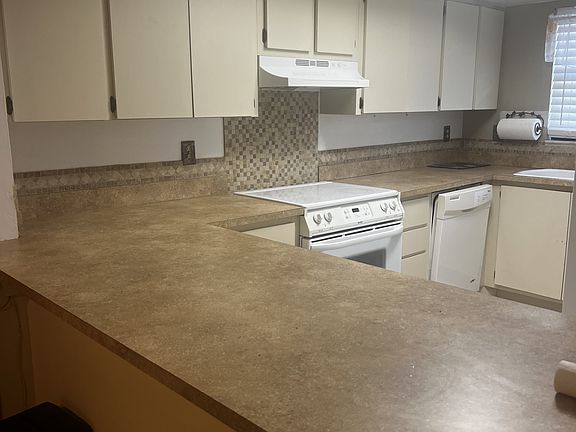 5th image of 1754 Cape Coral Pkwy E