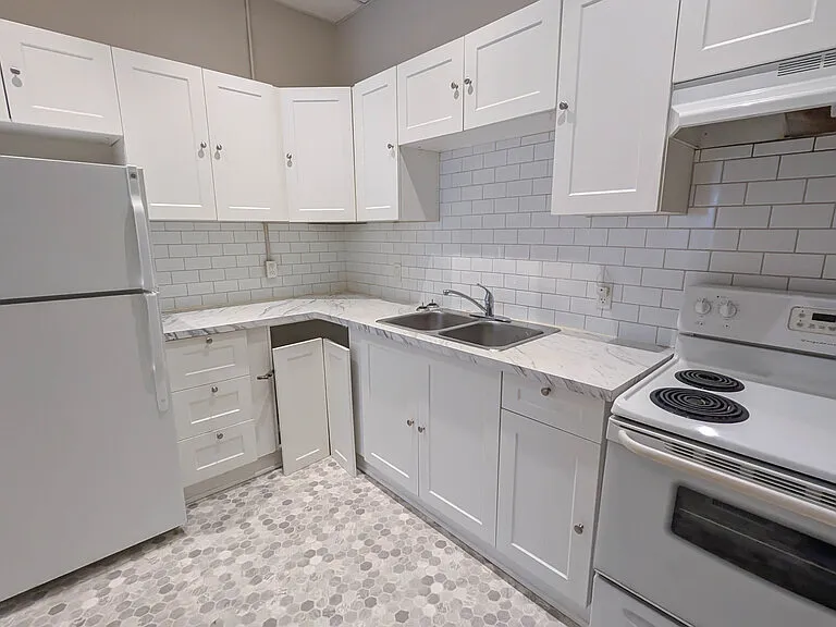595 King St #4 — Photo 1