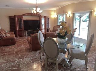 1356 W 76th St, Hialeah, FL 33014