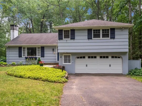 19 Sunset Hill Road, Simsbury, CT 06070