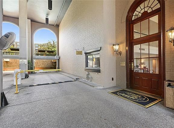 3rd image of 1750 Saint Charles Ave APT 436