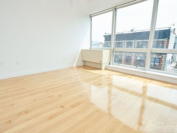 4th image of 421 E 13th St #7G