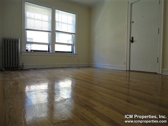 2nd image of 5941 N Paulina St #5945-3