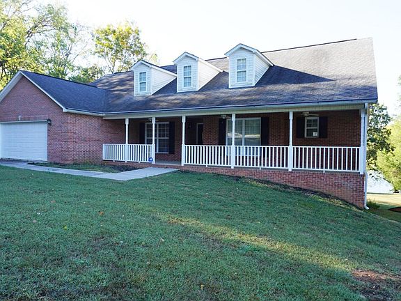 2nd image of 406 Lakeview Cove Dr