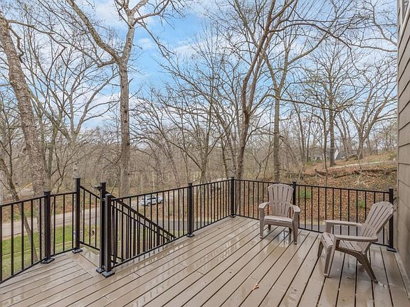 3rd image of 4225 Red Oak Dr SE