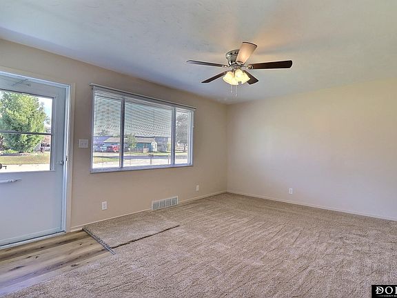3rd image of 127 North Dr