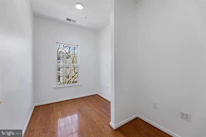 232 Main St #4 — Photo 8