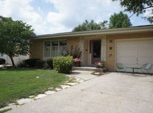 704 S Waiola Ave, La Grange, IL 60525