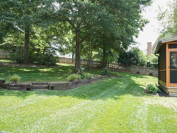 4th image of 233 Rock Rd