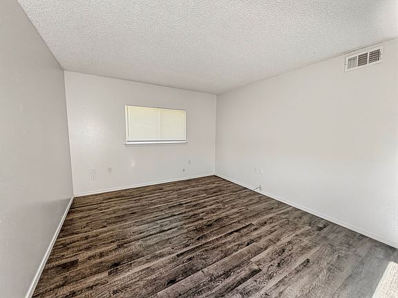 3rd image of 2001-2111 W Jackson Ave #2015