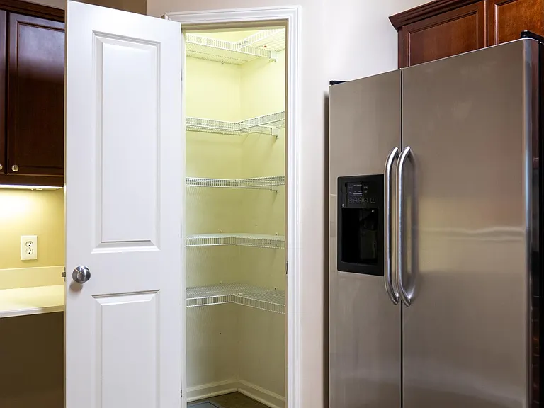 Kitchen storage