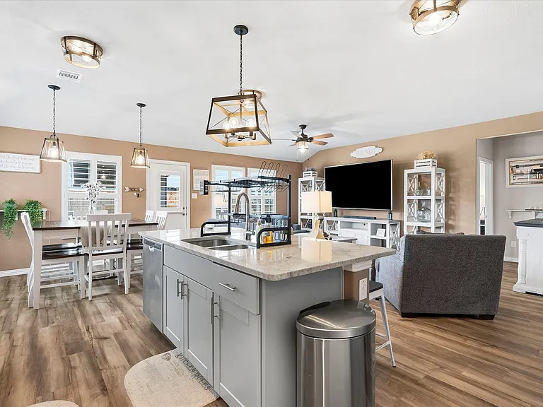 1512 Berry Ridge Trl — Photo 14