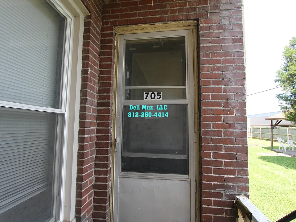 705 Court St #705