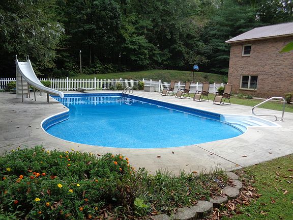 5th image of 197 Riddle Rd