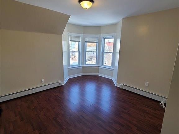 2nd image of 276 Vermont Ave