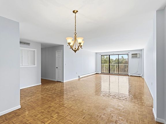 4th image of 151 Coolidge Ave APT 413