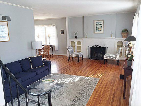 5th image of 110 Douglas Dr