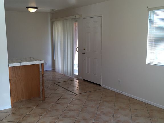 5th image of 1562 Oliver Ave