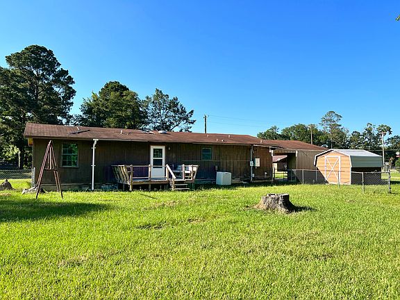 3rd image of 318 Elm Ln