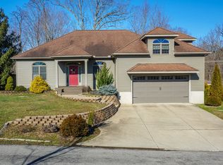 7969 Lavelle Rd, Athens, OH 45701